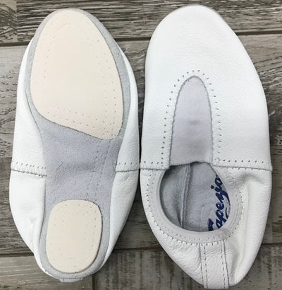 Capezio - Gym Shoe - Child (110C) - White (GSO)