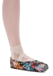 So Danca - Pointe Shoe Cover With Attached Pre-Sewn Elastics - (AC12) - (GSO)